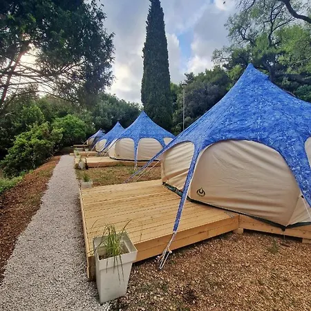 منتزه العطل Mobile Homes Camp Perna - Adriatic Kampovi أوروبيتش