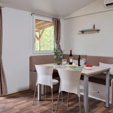 Πάρκο διακοπών Mobile Homes Camp Perna - Adriatic Kampovi 3*