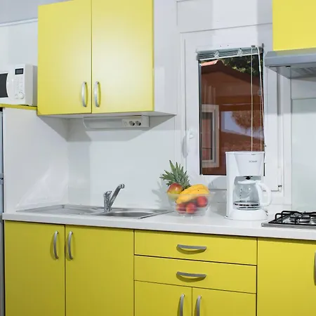 Πάρκο διακοπών Mobile Homes Camp Perna - Adriatic Kampovi 3*