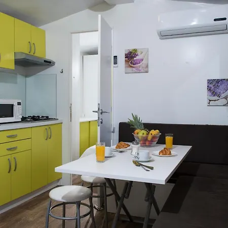 Mobile Homes Camp Perna - Adriatic Kampovi 3*