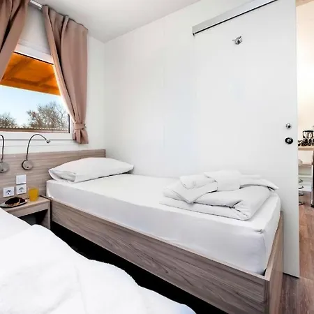 Mobile Homes Camp Perna - Adriatic Kampovi Πάρκο διακοπών 3*