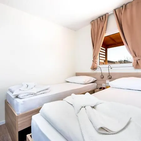 Πάρκο διακοπών Mobile Homes Camp Perna - Adriatic Kampovi