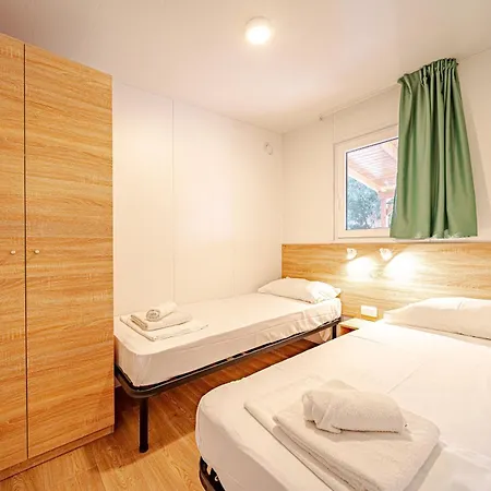 منتزه العطل Mobile Homes Camp Perna - Adriatic Kampovi أوروبيتش