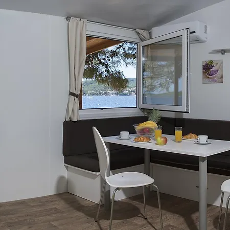 Πάρκο διακοπών Mobile Homes Camp Perna - Adriatic Kampovi 3*