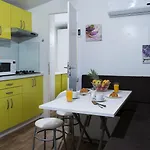Kompleks wypoczynkowy Mobile Homes Camp Perna - Adriatic Kampovi Orebić