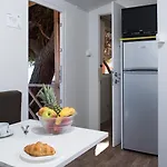 Aldeamento Turístico Mobile Homes Camp Perna - Adriatic Kampovi 3*