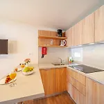 Mobile Homes Camp Perna - Adriatic Kampovi База отдыха Оребич