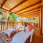 База отдыха Mobile Homes Camp Perna - Adriatic Kampovi Оребич