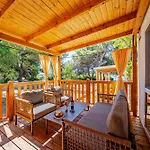 Mobile Homes Camp Perna - Adriatic Kampovi 3*