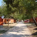 База отдыха Mobile Homes Camp Perna - Adriatic Kampovi