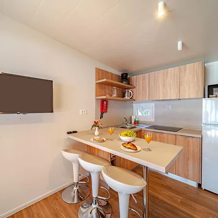 Mobile Homes Camp Perna - Adriatic Kampovi