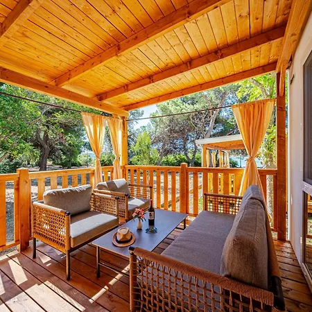 Mobile Homes Camp Perna - Adriatic Kampovi 3*