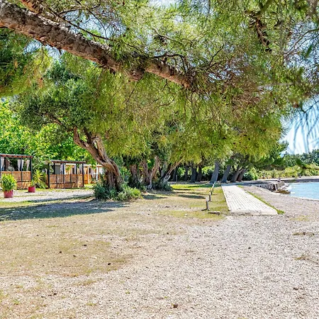 ホリデーパーク Mobile Homes Camp Perna - Adriatic Kampovi 3*