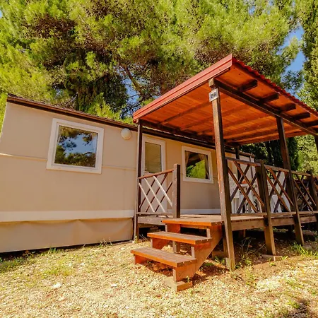 Tatil parkı Mobile Homes Camp Perna - Adriatic Kampovi