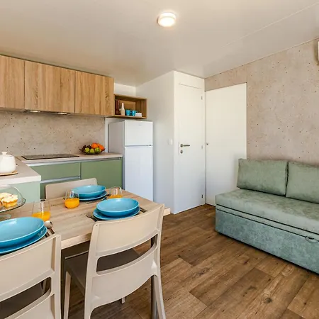 Mobile Homes Camp Perna - Adriatic Kampovi 홀리데이파크 3*