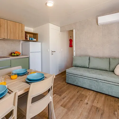 Mobile Homes Camp Perna - Adriatic Kampovi 3*