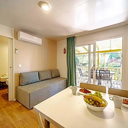 Mobile Homes Camp Perna - Adriatic Kampovi منتزه العطل 3*