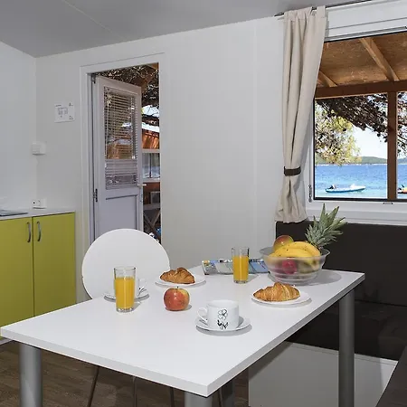 ホリデーパーク Mobile Homes Camp Perna - Adriatic Kampovi オレビック