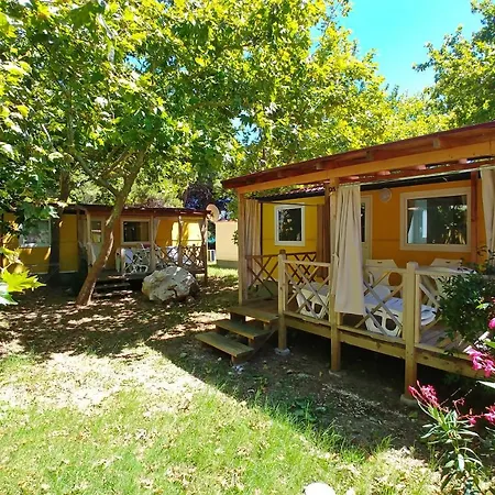 Tatil parkı Mobile Homes Camp Perna - Adriatic Kampovi 3*